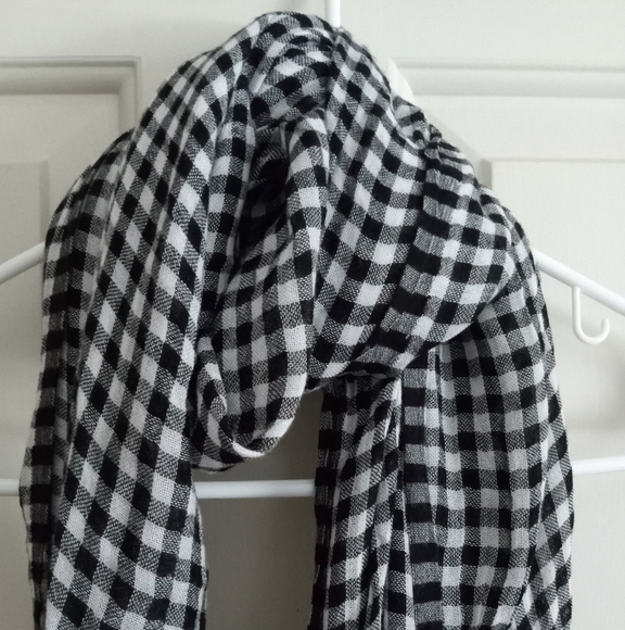 American Eagle Outfitters Black and White Scarf - Picture 2 of 7